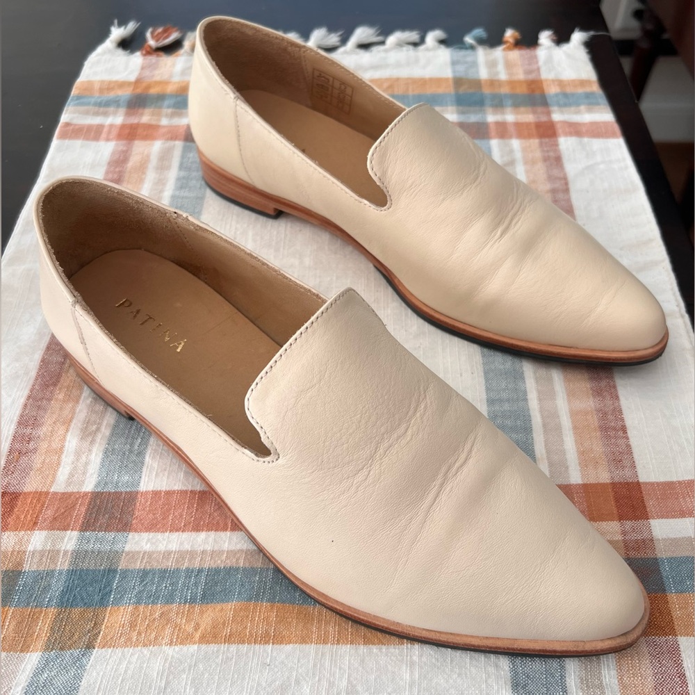 Bone leather Patina pointed flat